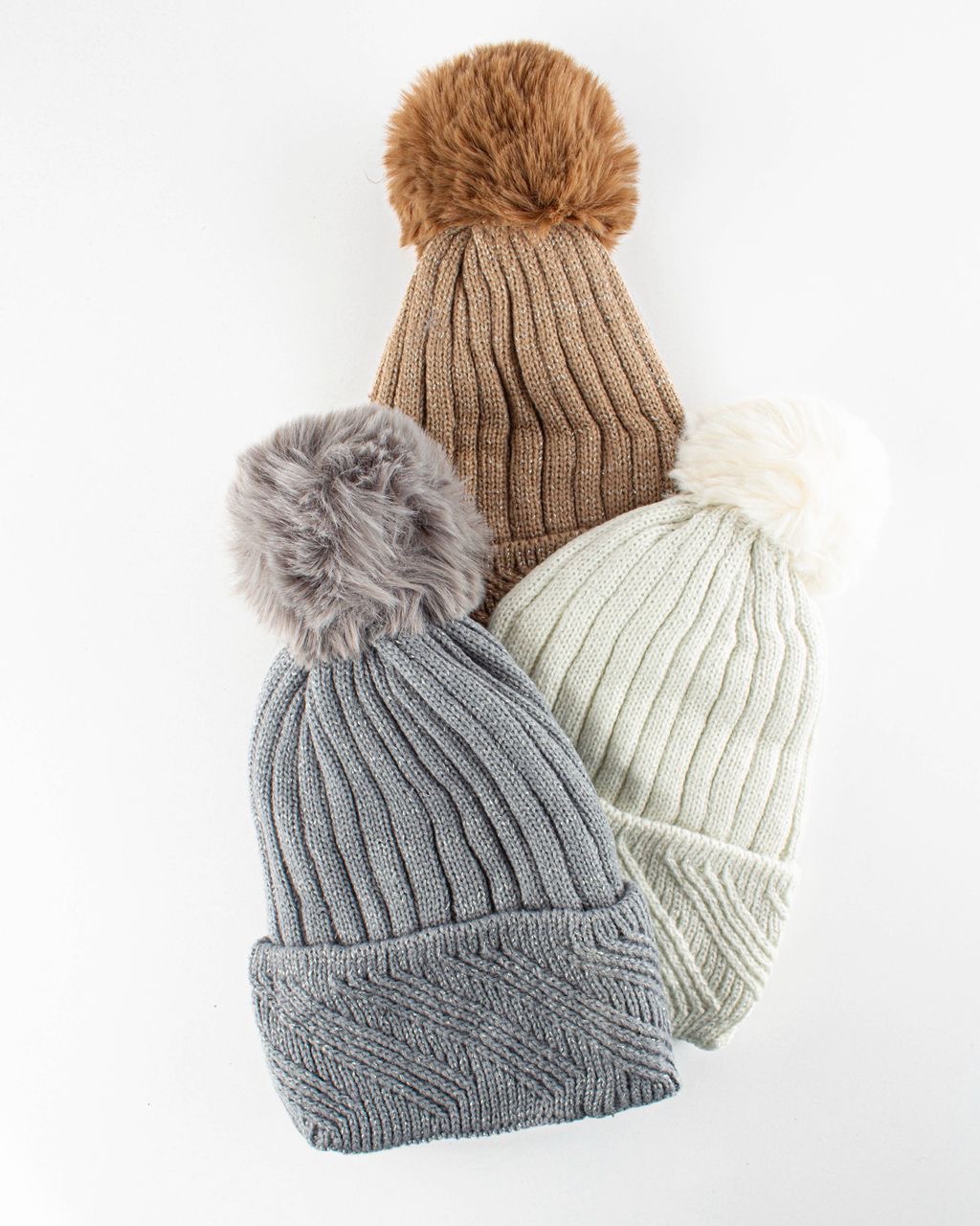 کلاه بافت پوم دار